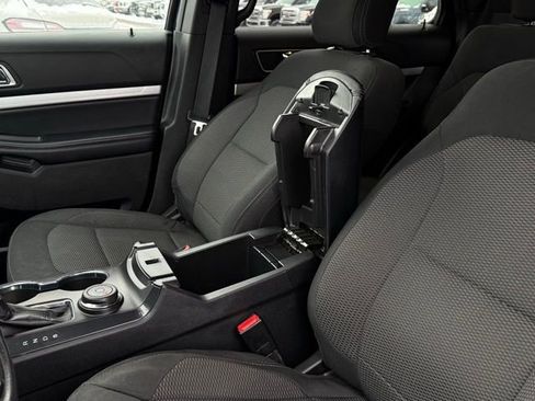 Used 2017 Ford Explorer XLT image 25
