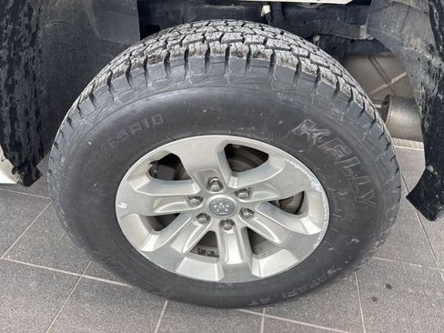 Used 2024 RAM 1500 Laramie AWD/4WD image 6