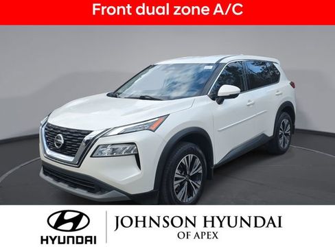Used 2021 Nissan Rogue SV image 1