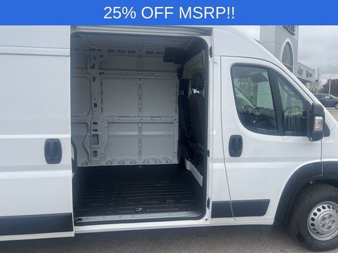 New 2026 RAM ProMaster 2500 w/ Convenience Group image 9