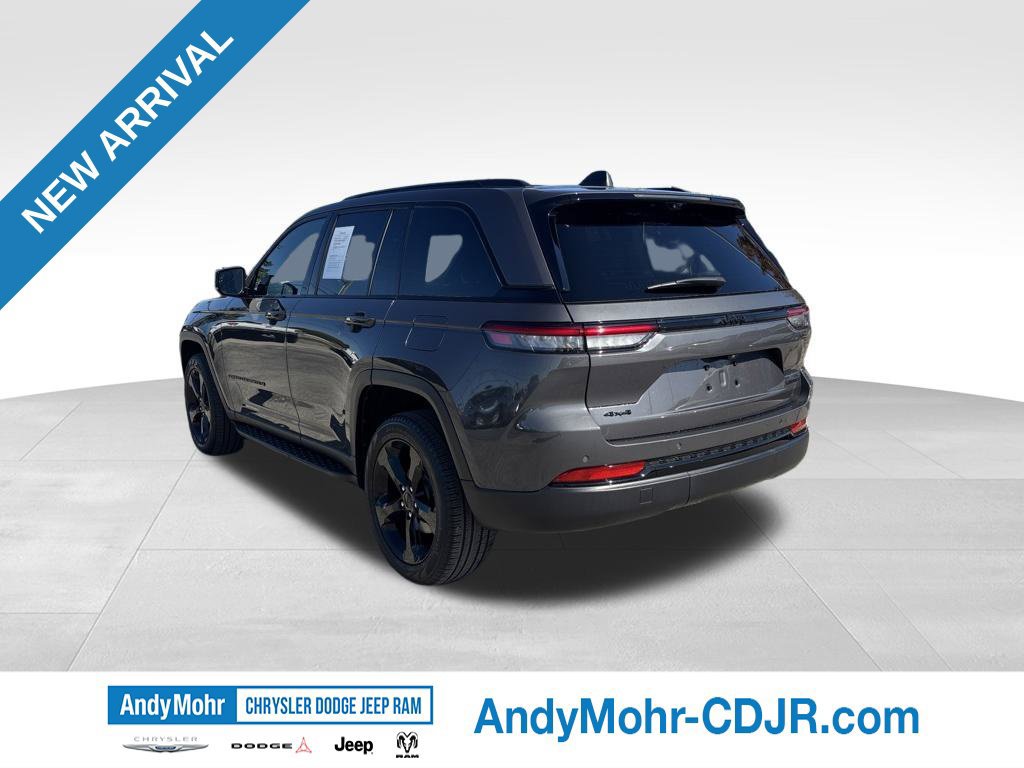 Used 2025 Jeep Grand Cherokee Limited w/ Luxury Tech Group II AWD/4WD image 5