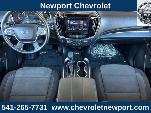 Used 2023 Chevrolet Traverse LT w/ Midnight/Sport Edition image 14
