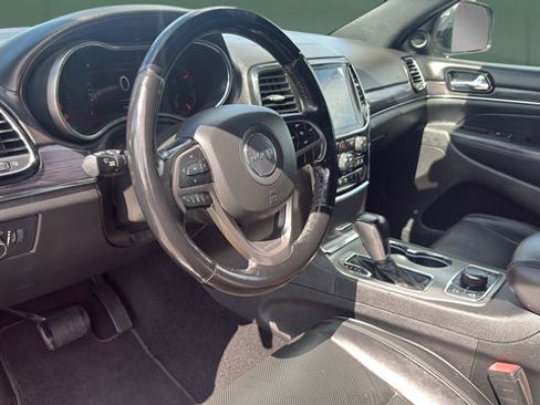 Used 2021 Jeep Grand Cherokee Overland AWD/4WD image 13