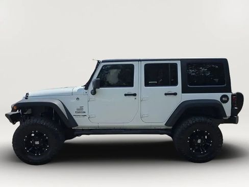 Used 2018 Jeep Wrangler Unlimited Sport S AWD/4WD image 5