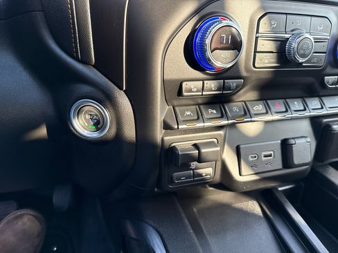 Used 2021 GMC Sierra 1500 AT4 w/ AT4 Value Package image 23