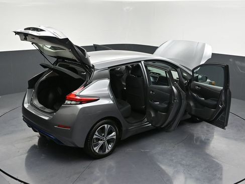Used 2019 Nissan Leaf SV w/ SV Technology Package image 32