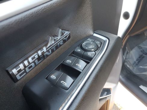 Used 2022 Chevrolet Silverado 1500 High Country w/ High Country Premium Package image 72