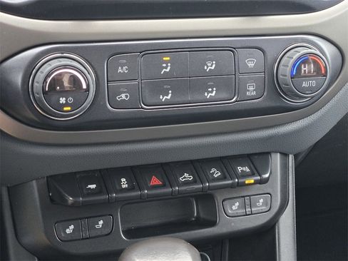 Used 2022 Chevrolet Colorado Z71 image 16