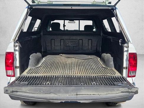 Used 2018 RAM 1500 Classic SLT image 7