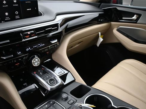 Certified 2023 Acura MDX SH-AWD w/ Technology Package image 4