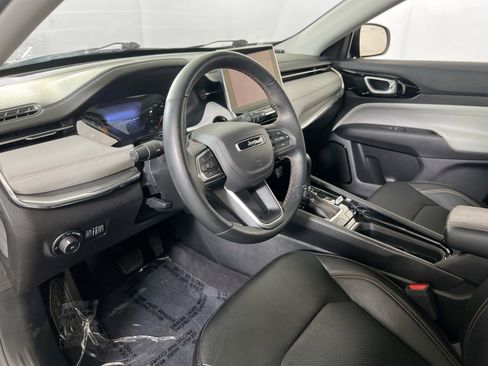 Used 2022 Jeep Compass Limited AWD/4WD image 9