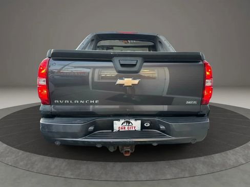 Used 2010 Chevrolet Avalanche LT w/ Luxury Package image 5