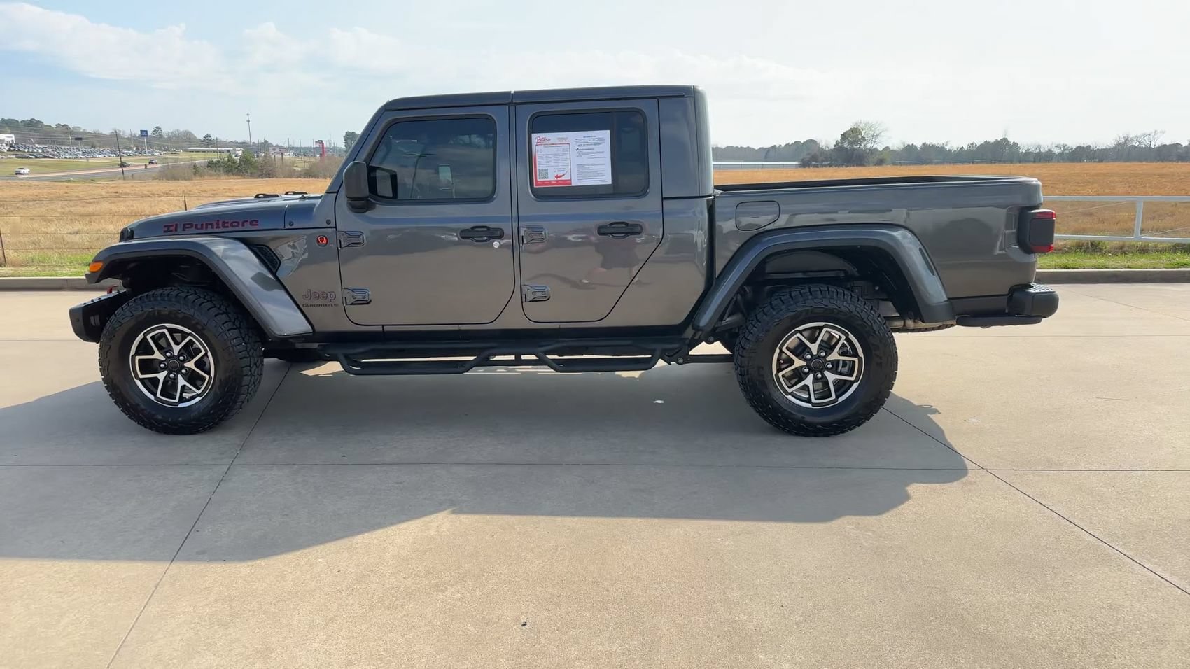 Used 2024 Jeep Gladiator Rubicon AWD/4WD image 6