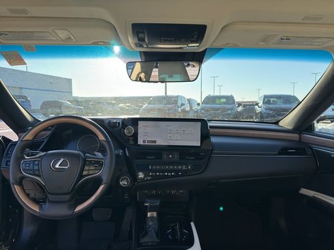 Used 2024 Lexus ES 350 Ultra Luxury w/ Accessory Package (Z1) image 28