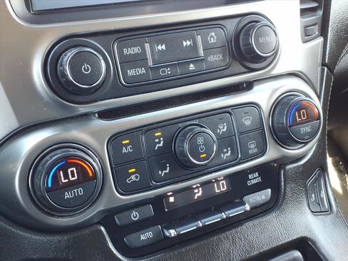 Used 2019 Chevrolet Suburban LT image 27