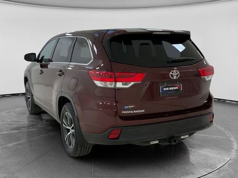 Used 2019 Toyota Highlander LE image 5