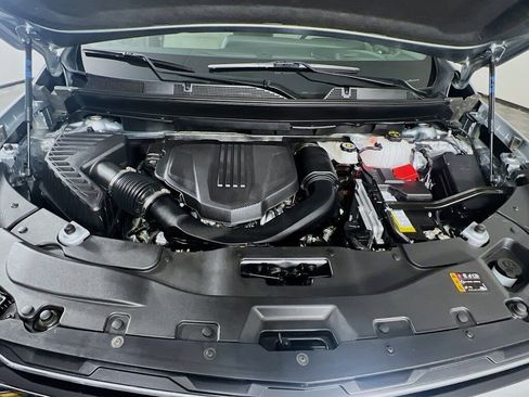 Used 2025 Chevrolet Traverse LT image 31