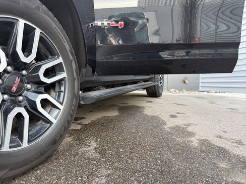 Used 2023 GMC Yukon XL AT4 image 13