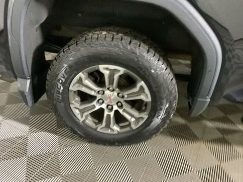 Used 2019 GMC Sierra 1500 SLE w/ Preferred Package AWD/4WD image 39