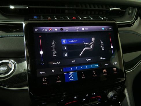 Used 2023 Jeep Grand Cherokee Trailhawk w/ Luxury Tech Group III image 29