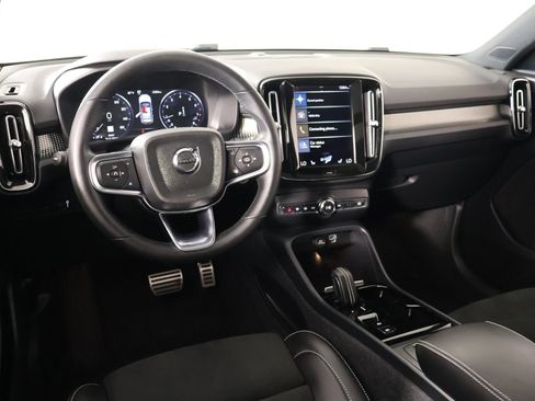 Used 2022 Volvo XC40 T5 R-Design w/ Advanced Package AWD/4WD image 2