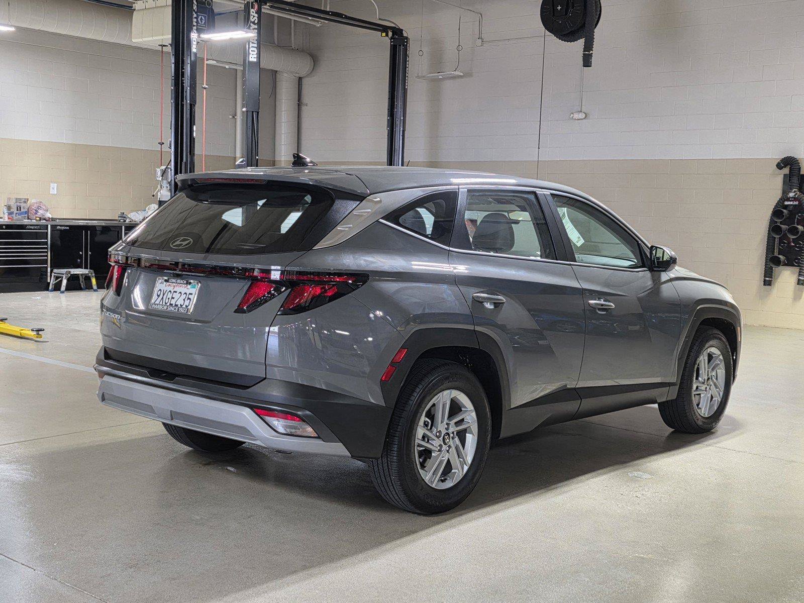 Certified 2025 Hyundai Tucson SE FWD image 7