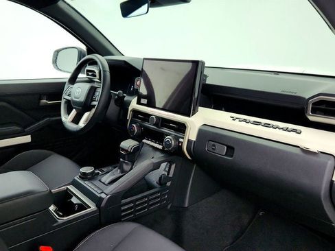 Used 2024 Toyota Tacoma TRD Sport image 25