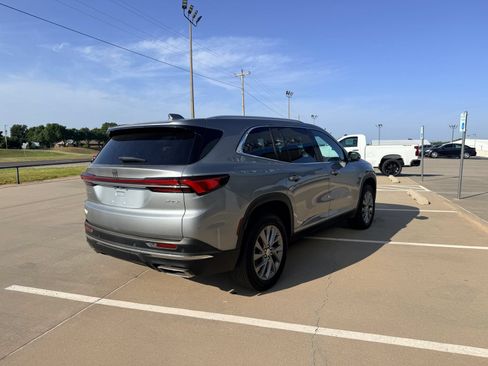 Used 2026 Buick Enclave Preferred FWD image 8