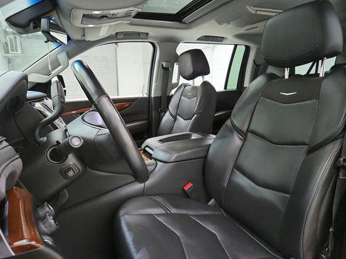 Used 2019 Cadillac Escalade ESV Premium Luxury AWD/4WD image 14