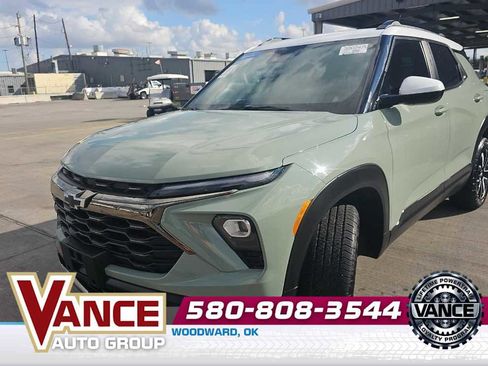Used 2025 Chevrolet TrailBlazer ACTIV w/ Convenience Package image 1