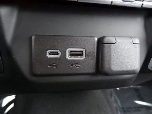 Used 2024 Chevrolet Silverado 1500 Custom image 24