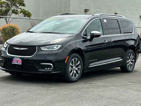 New 2023 Chrysler Pacifica Pinnacle image 8