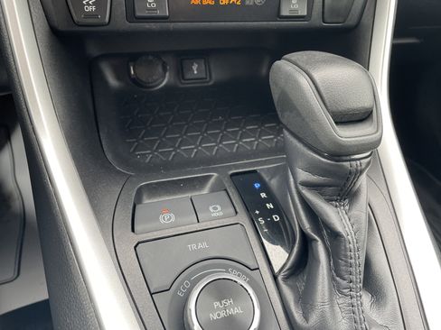 Used 2021 Toyota RAV4 XLE w/ XLE Grade Weather Package image 45