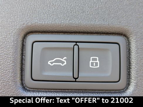 New 2025 Audi Q5 Prestige image 14