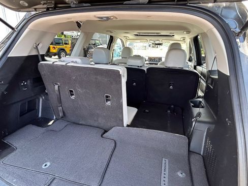 Used 2020 Kia Telluride S w/ S 8 Passenger Seating Package AWD/4WD image 19