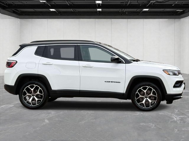 Certified 2025 Jeep Compass Limited AWD/4WD image 6
