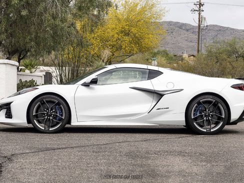Used 2026 Chevrolet Corvette Z06 w/ Stealth Interior Trim Package RWD image 15