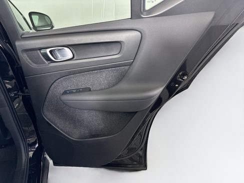Used 2025 Volvo XC40 B5 Plus AWD/4WD image 32