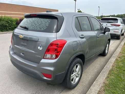 Used 2020 Chevrolet Trax LS FWD image 3