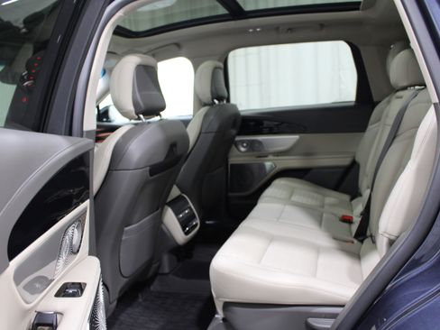 Used 2024 Lincoln Nautilus Reserve w/ Equipment Group 203A AWD/4WD image 19
