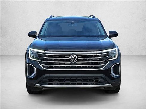Used 2026 Volkswagen Atlas SE FWD image 2