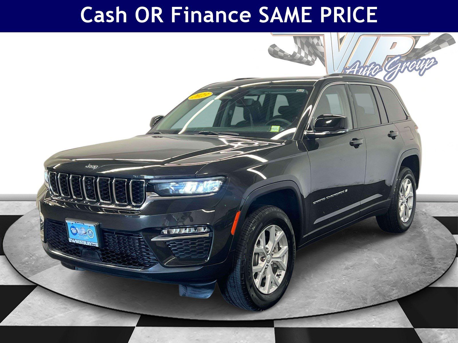 Used 2023 Jeep Grand Cherokee Limited AWD/4WD image 4