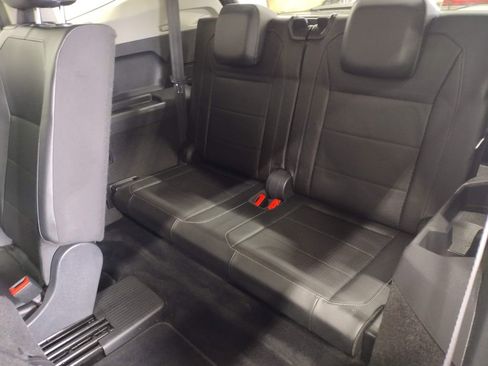 Used 2018 Volkswagen Tiguan SE FWD image 26