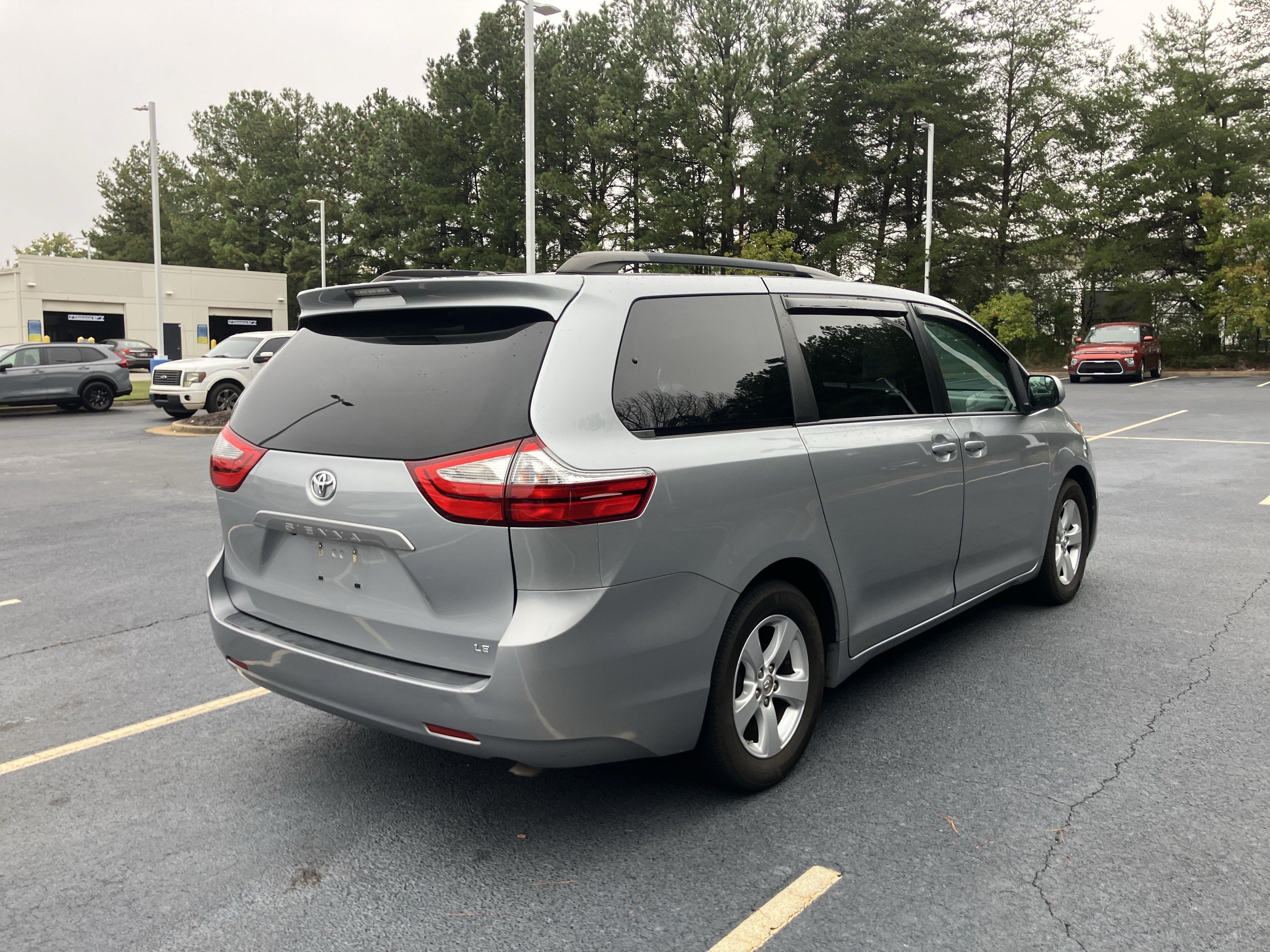 Used 2017 Toyota Sienna LE FWD image 12