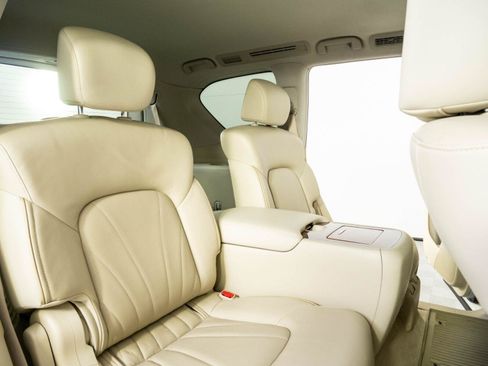 Used 2015 INFINITI QX80 4WD w/ Deluxe Technology Package image 23