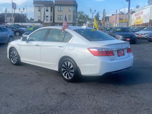 Used 2015 Honda Accord Hybrid Sedan image 4