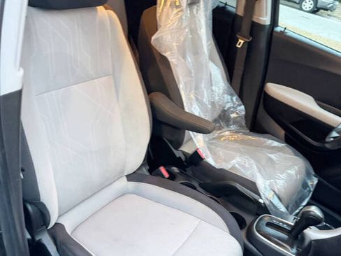 Used 2019 Chevrolet Trax LT image 16