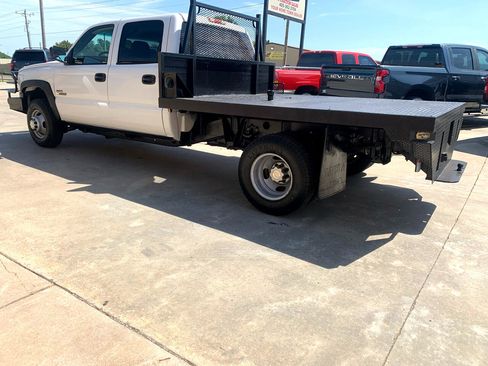 Used 2005 Chevrolet Silverado 3500 2WD Crew Cab w/ Heavy-Duty Power Package image 2