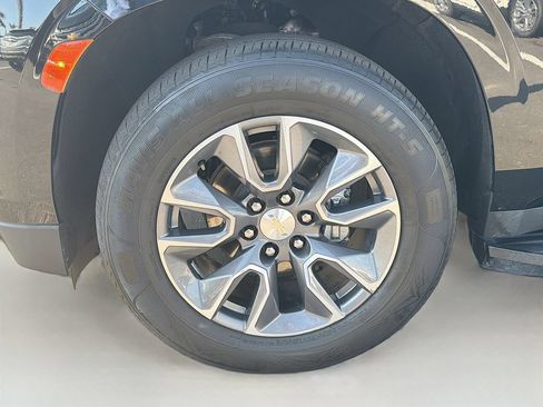 Used 2021 Chevrolet Suburban LT w/ LT Signature Package RWD image 43