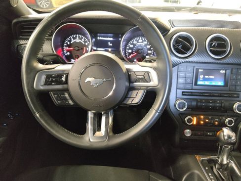 Used 2018 Ford Mustang Coupe image 22